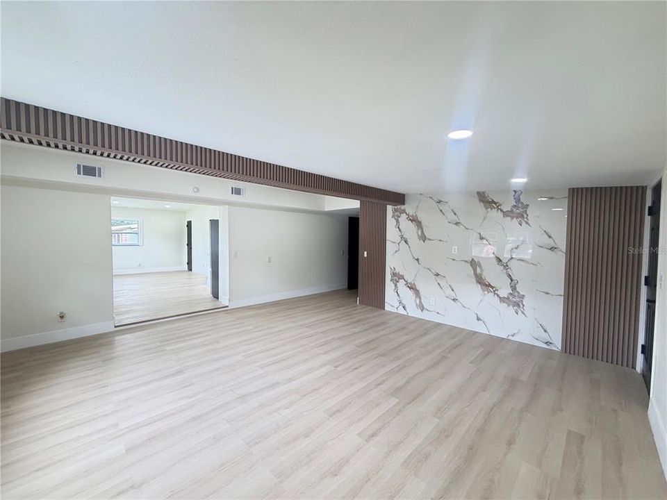 На продажу: $449,900 (4 спален, 2 ванн, 1624 Квадратных фут)
