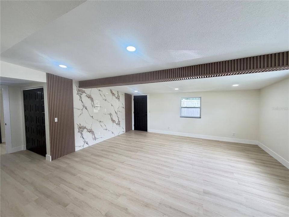 На продажу: $449,900 (4 спален, 2 ванн, 1624 Квадратных фут)