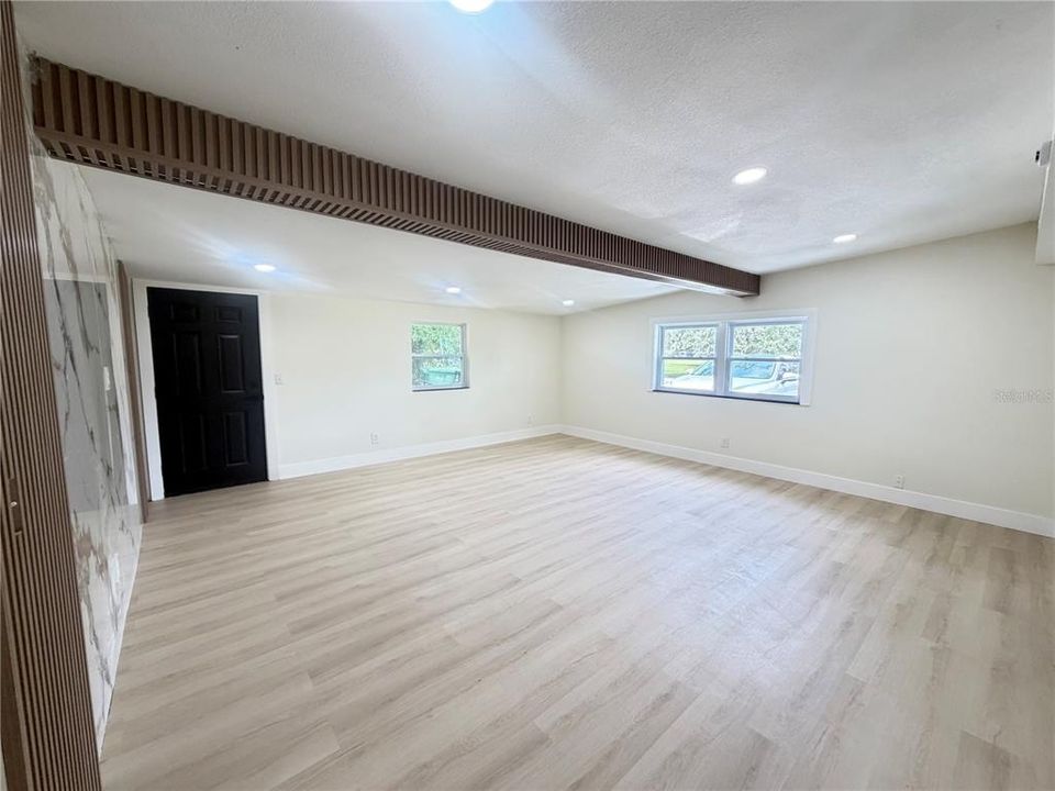 На продажу: $449,900 (4 спален, 2 ванн, 1624 Квадратных фут)