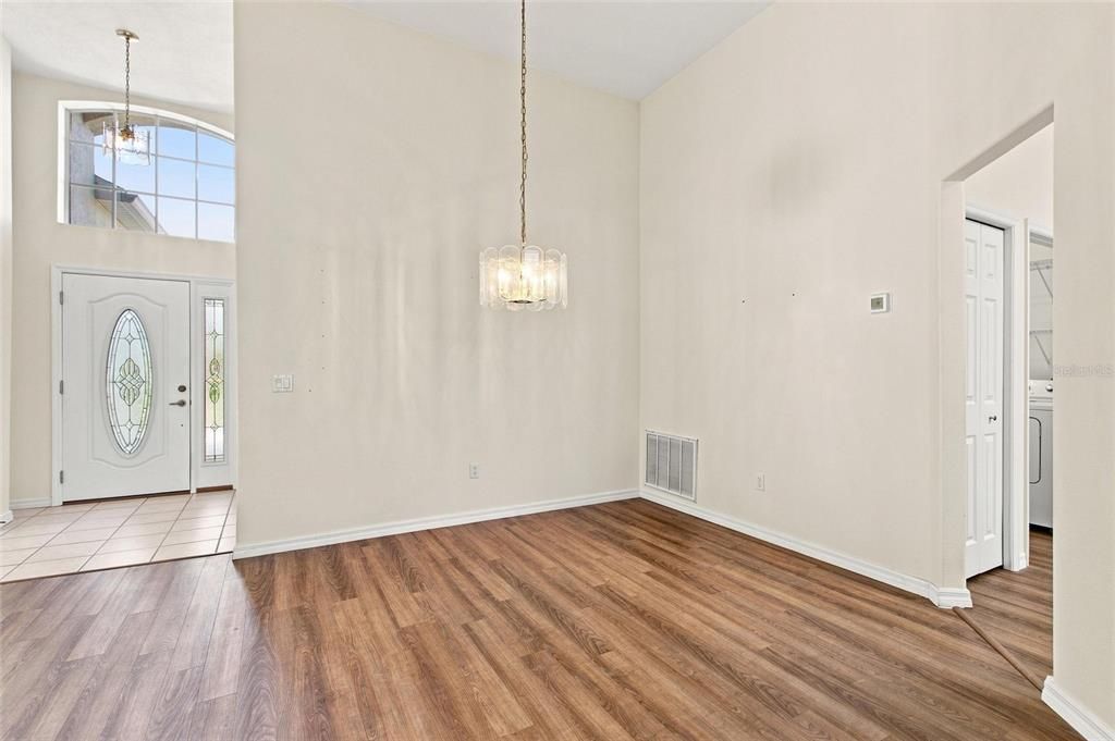 En Venta: $332,500 (2 camas, 2 baños, 1877 Pies cuadrados)