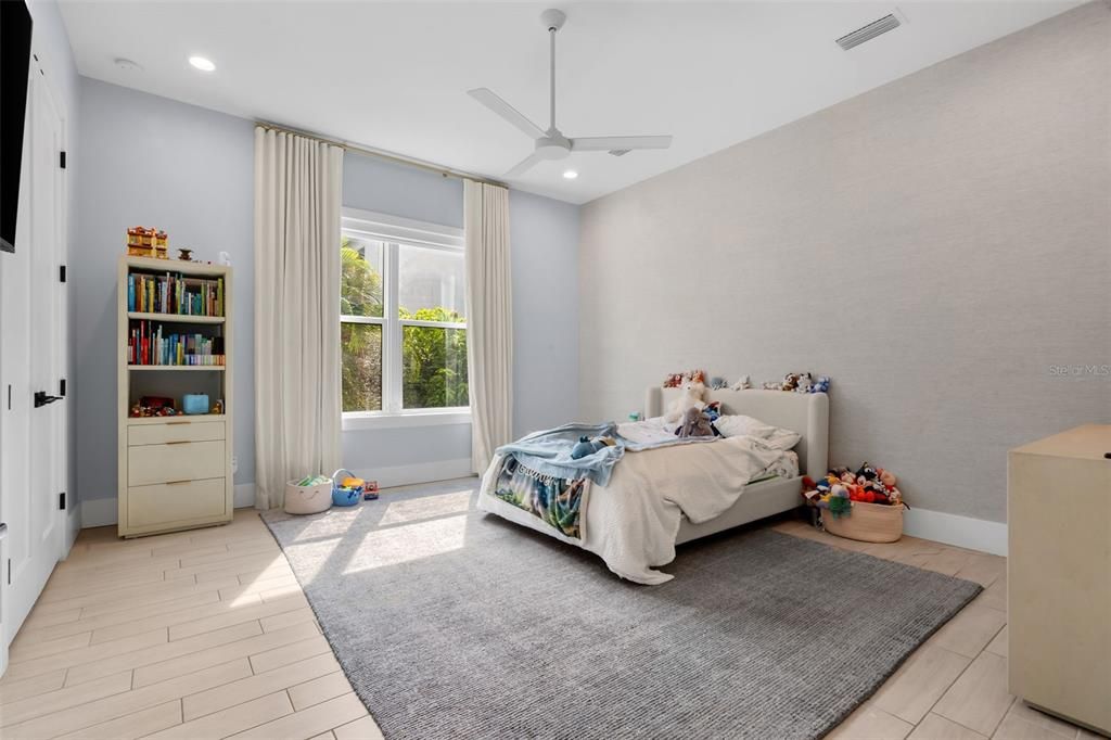 For Sale: $3,750,000 (4 beds, 5 baths, 5341 Square Feet)