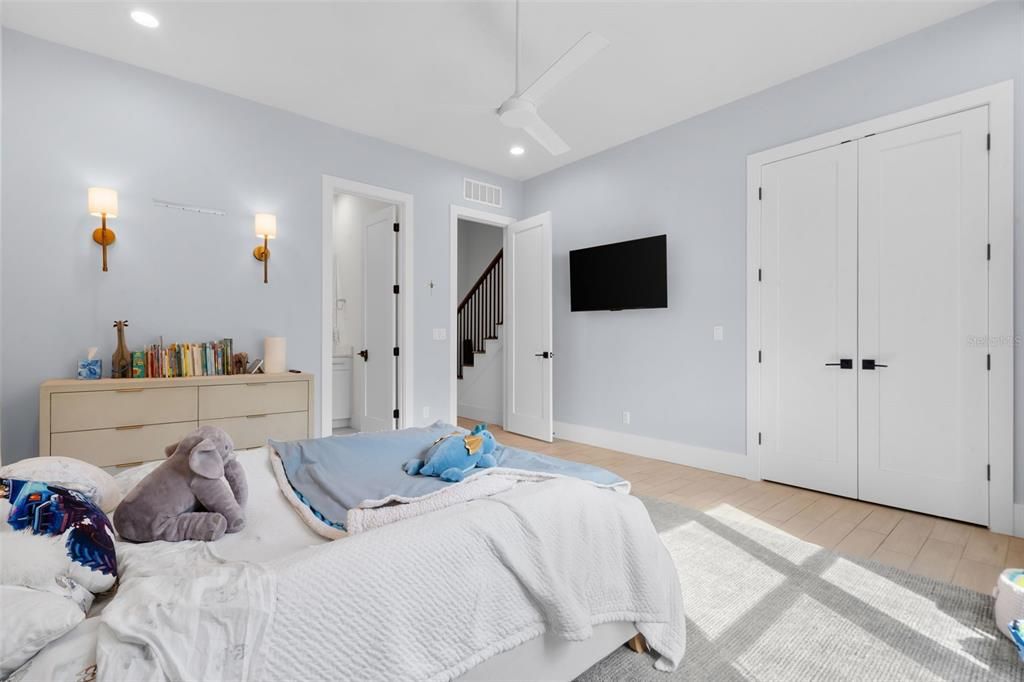 For Sale: $3,750,000 (4 beds, 5 baths, 5341 Square Feet)