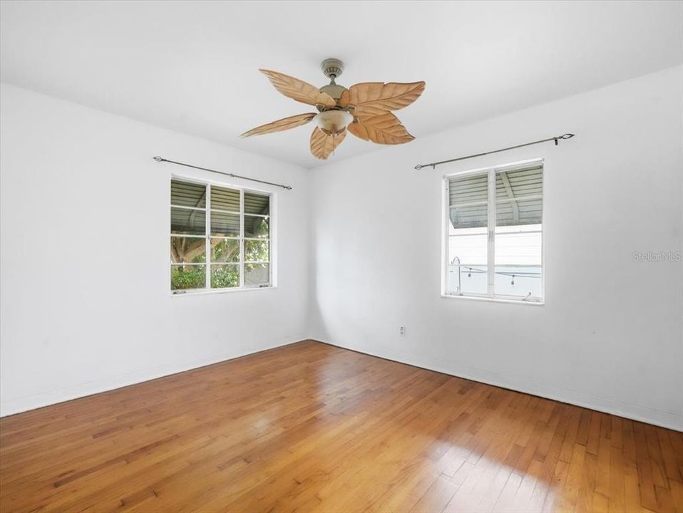 En Venta: $460,000 (2 camas, 2 baños, 1411 Pies cuadrados)