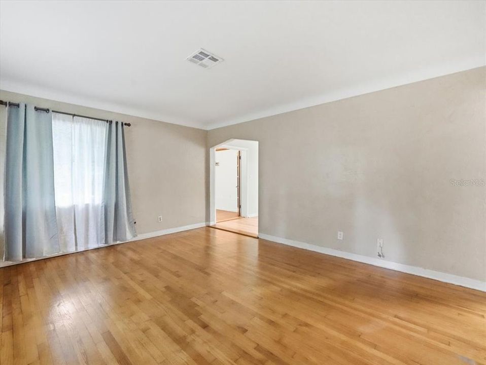 En Venta: $460,000 (2 camas, 2 baños, 1411 Pies cuadrados)