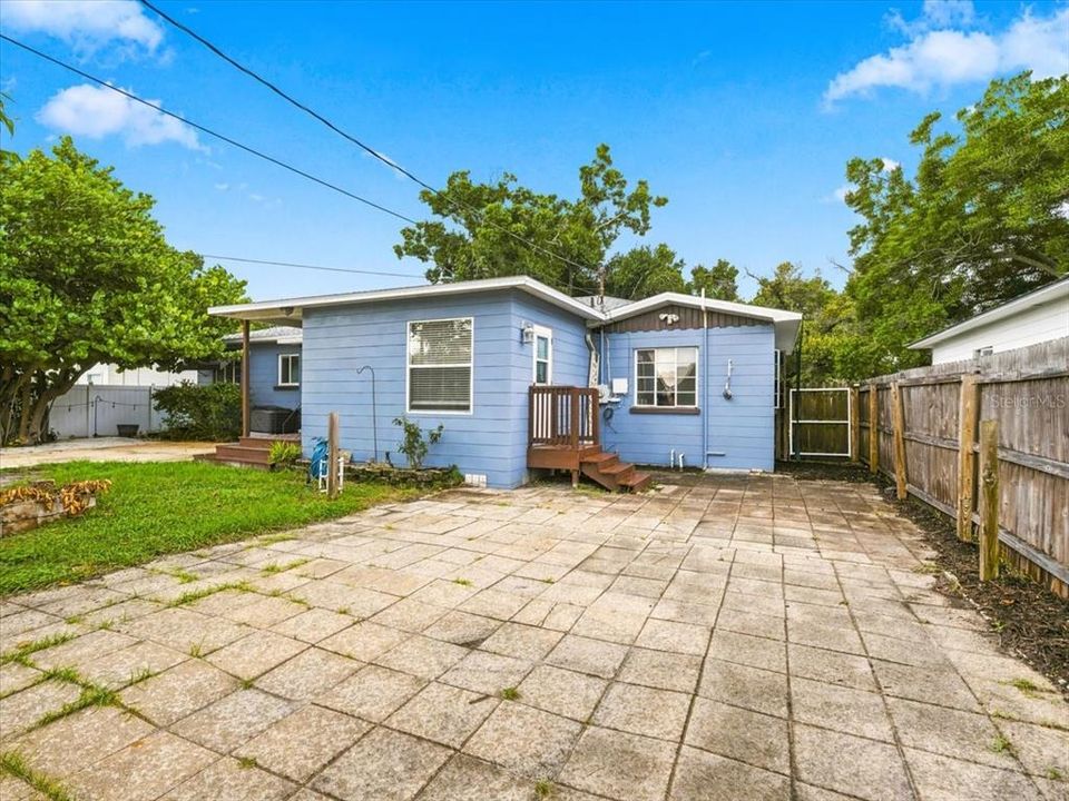 En Venta: $460,000 (2 camas, 2 baños, 1411 Pies cuadrados)