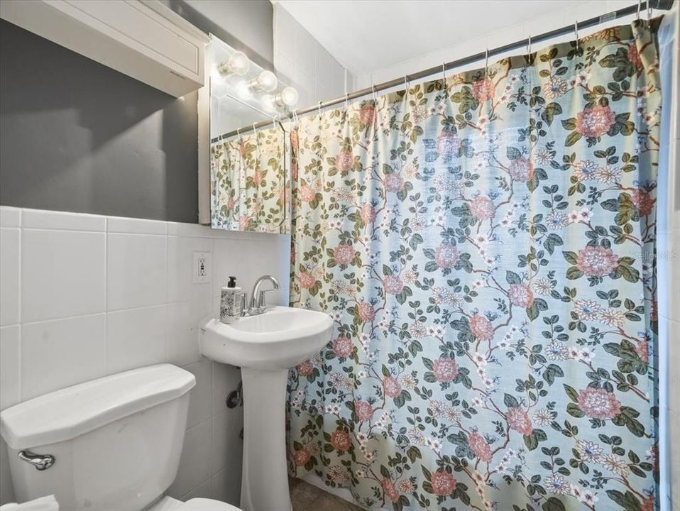 En Venta: $460,000 (2 camas, 2 baños, 1411 Pies cuadrados)