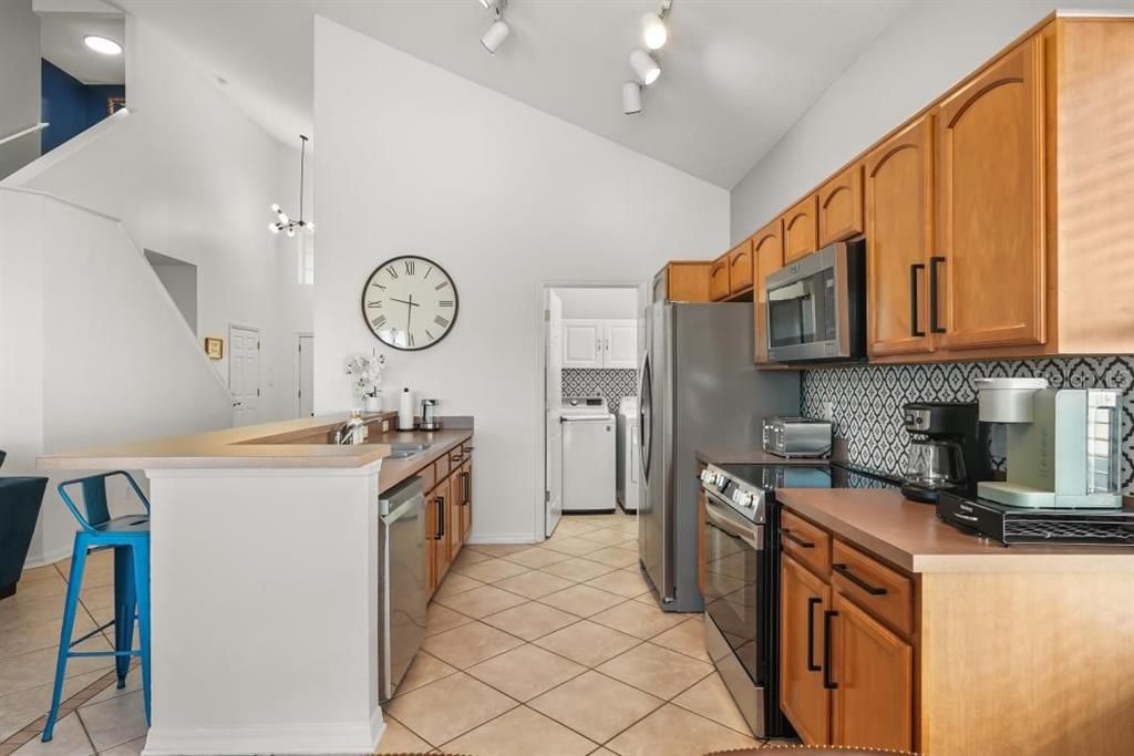En Venta: $585,000 (6 camas, 4 baños, 2734 Pies cuadrados)