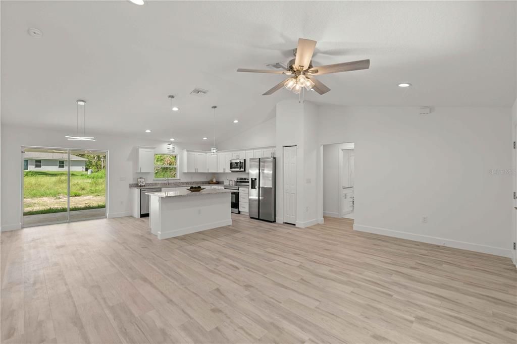 En Venta: $249,999 (3 camas, 2 baños, 1439 Pies cuadrados)