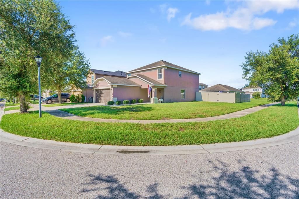 For Sale: $300,000 (3 beds, 2 baths, 1912 Square Feet)