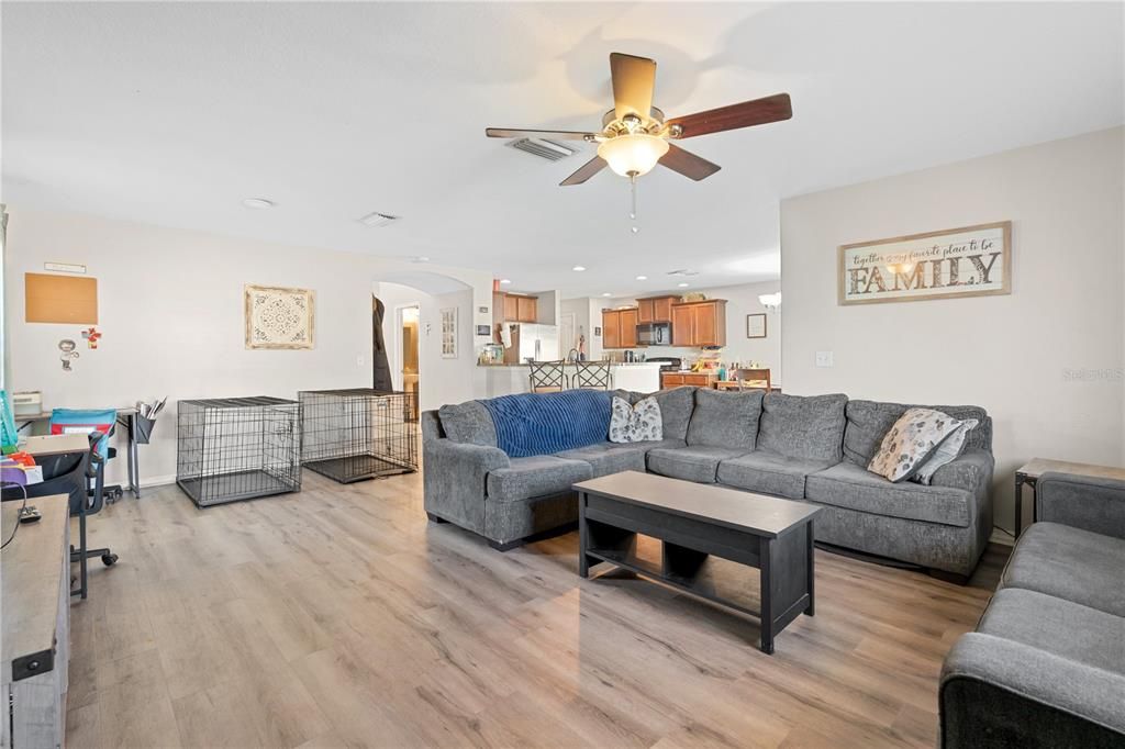 For Sale: $300,000 (3 beds, 2 baths, 1912 Square Feet)