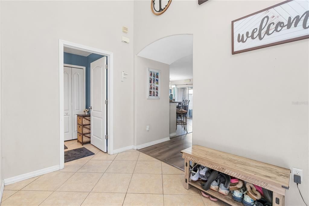 For Sale: $300,000 (3 beds, 2 baths, 1912 Square Feet)