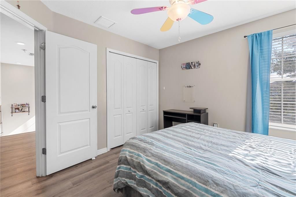 For Sale: $300,000 (3 beds, 2 baths, 1912 Square Feet)