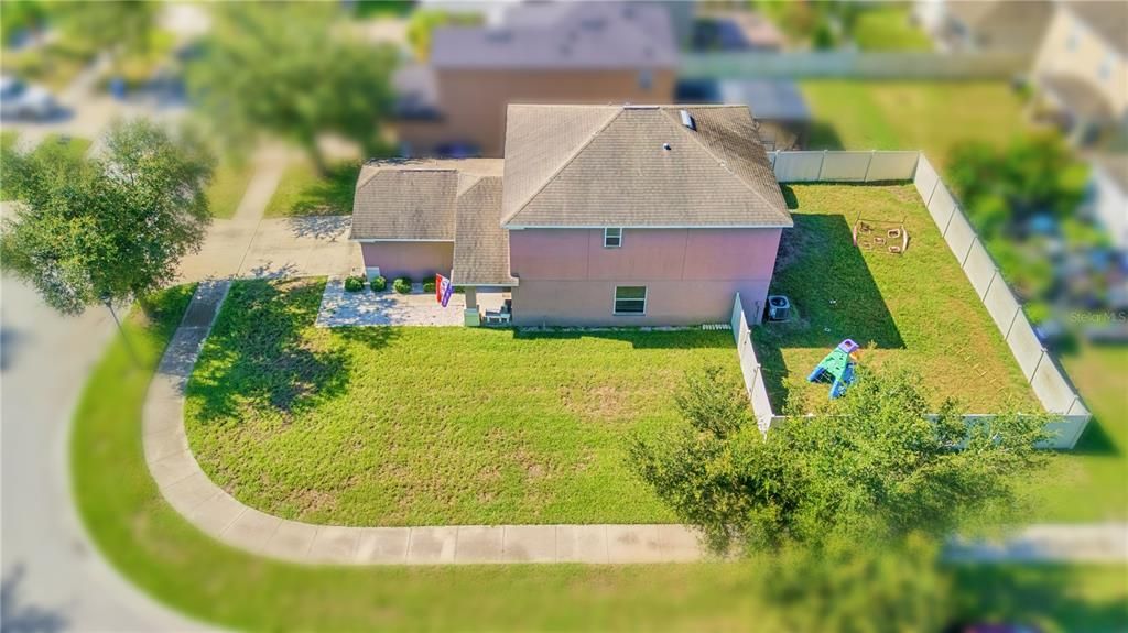 For Sale: $300,000 (3 beds, 2 baths, 1912 Square Feet)