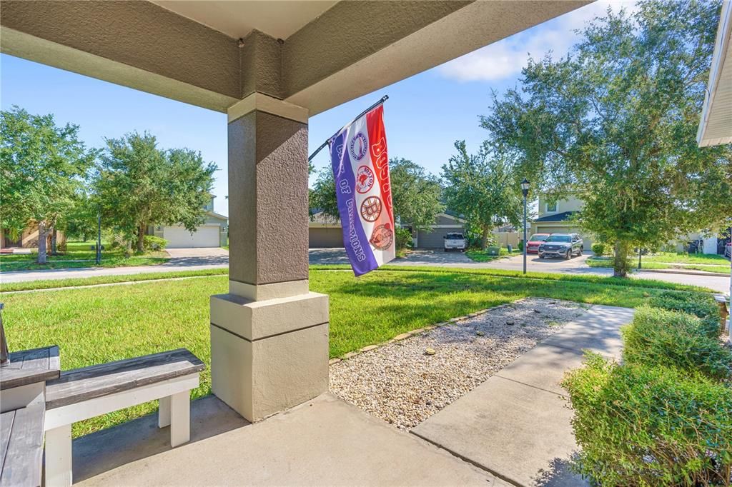 For Sale: $300,000 (3 beds, 2 baths, 1912 Square Feet)
