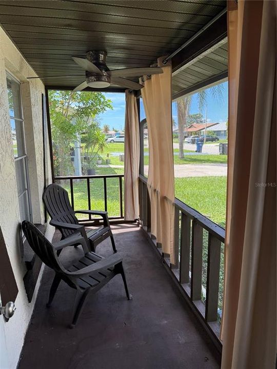 For Sale: $204,900 (2 beds, 2 baths, 1032 Square Feet)
