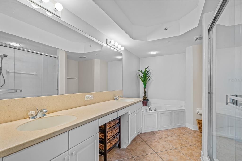 For Sale: $609,000 (3 beds, 3 baths, 1884 Square Feet)