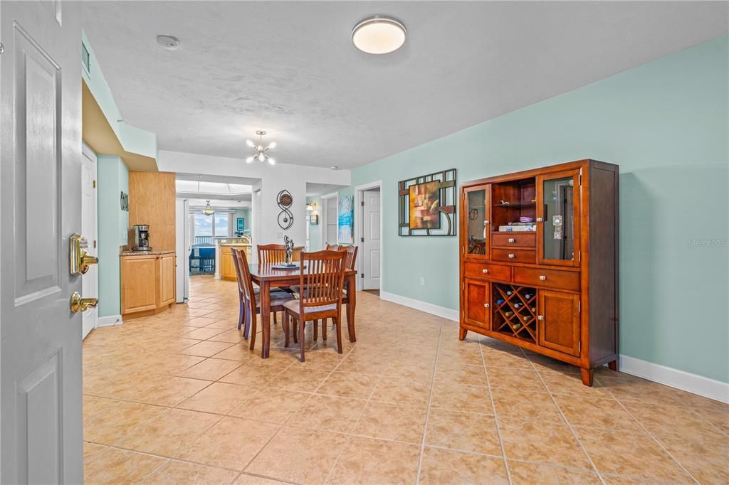 For Sale: $609,000 (3 beds, 3 baths, 1884 Square Feet)