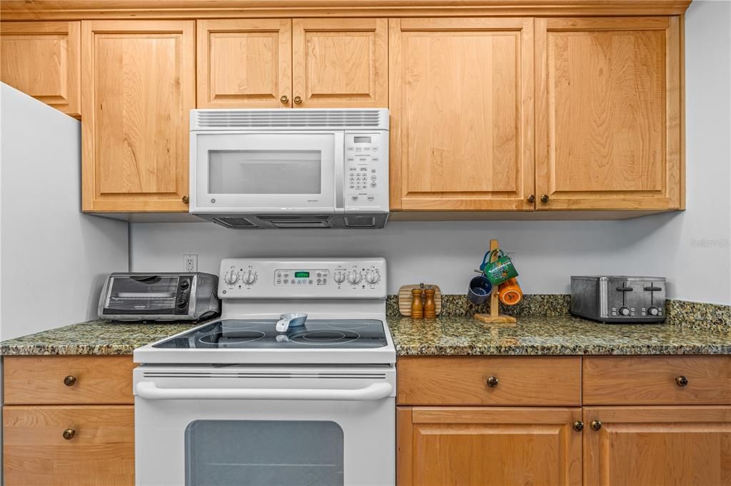 For Sale: $609,000 (3 beds, 3 baths, 1884 Square Feet)