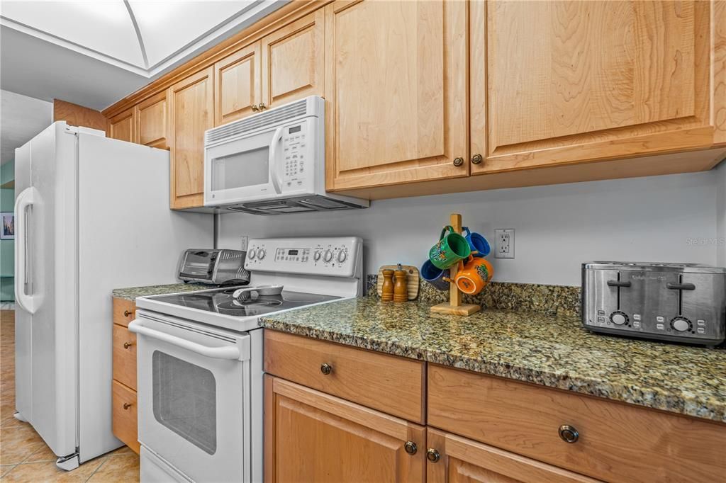 For Sale: $609,000 (3 beds, 3 baths, 1884 Square Feet)