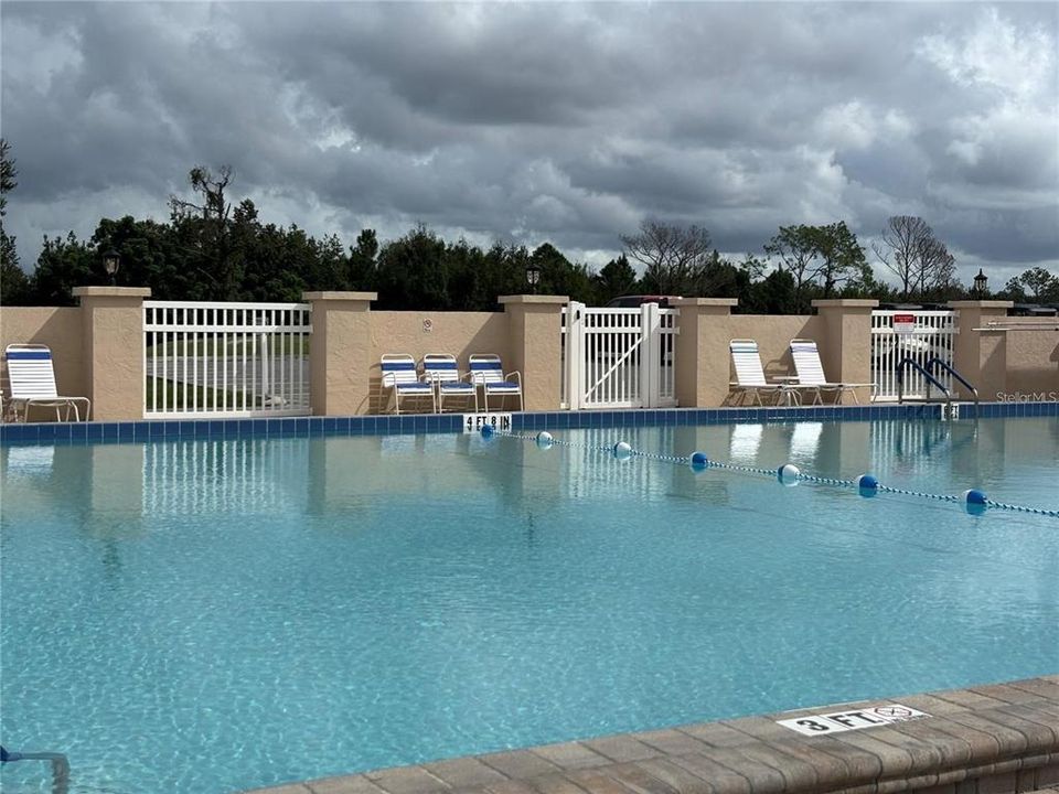 For Sale: $159,900 (2 beds, 2 baths, 1601 Square Feet)