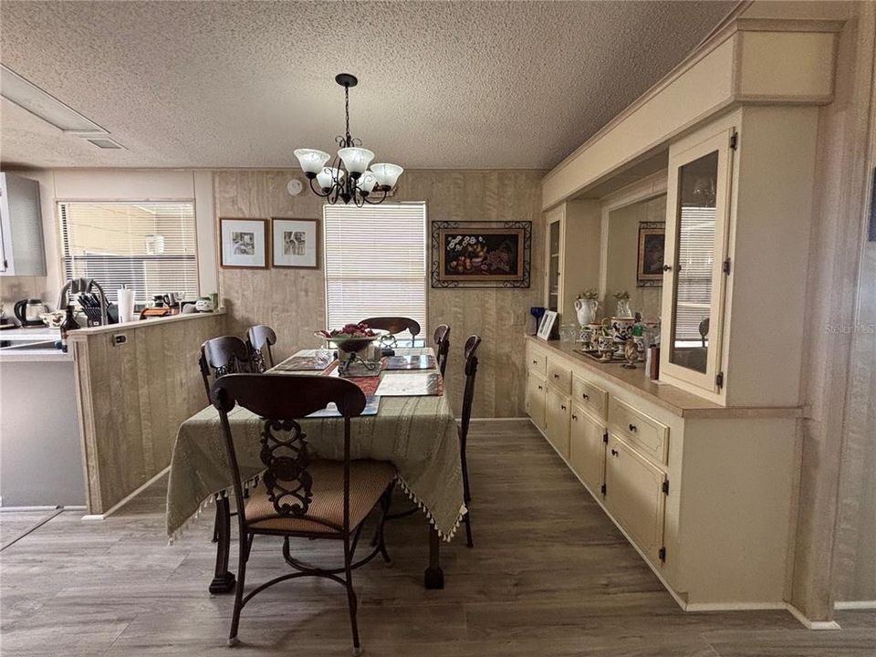 For Sale: $159,900 (2 beds, 2 baths, 1601 Square Feet)