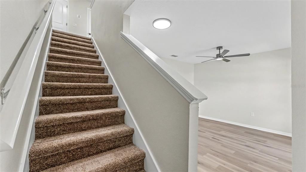 На продажу: $289,900 (4 спален, 2 ванн, 2040 Квадратных фут)