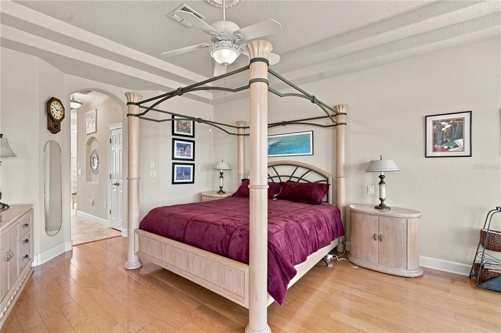 En Venta: $479,000 (3 camas, 2 baños, 2439 Pies cuadrados)