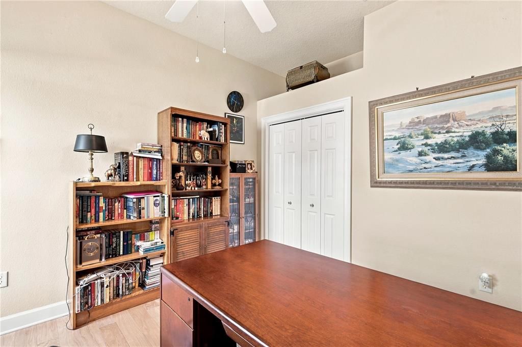 En Venta: $479,000 (3 camas, 2 baños, 2439 Pies cuadrados)