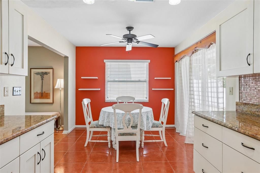 For Sale: $299,900 (2 beds, 2 baths, 1727 Square Feet)