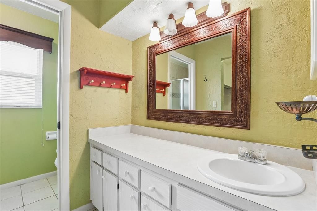 For Sale: $299,900 (2 beds, 2 baths, 1727 Square Feet)