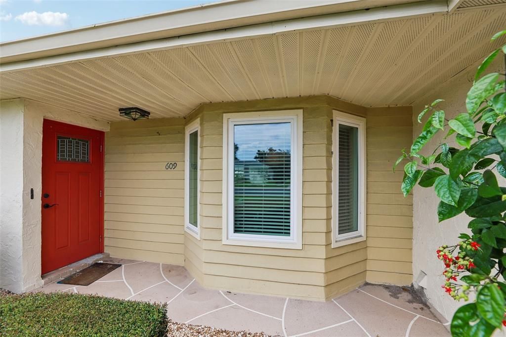 For Sale: $299,900 (2 beds, 2 baths, 1727 Square Feet)