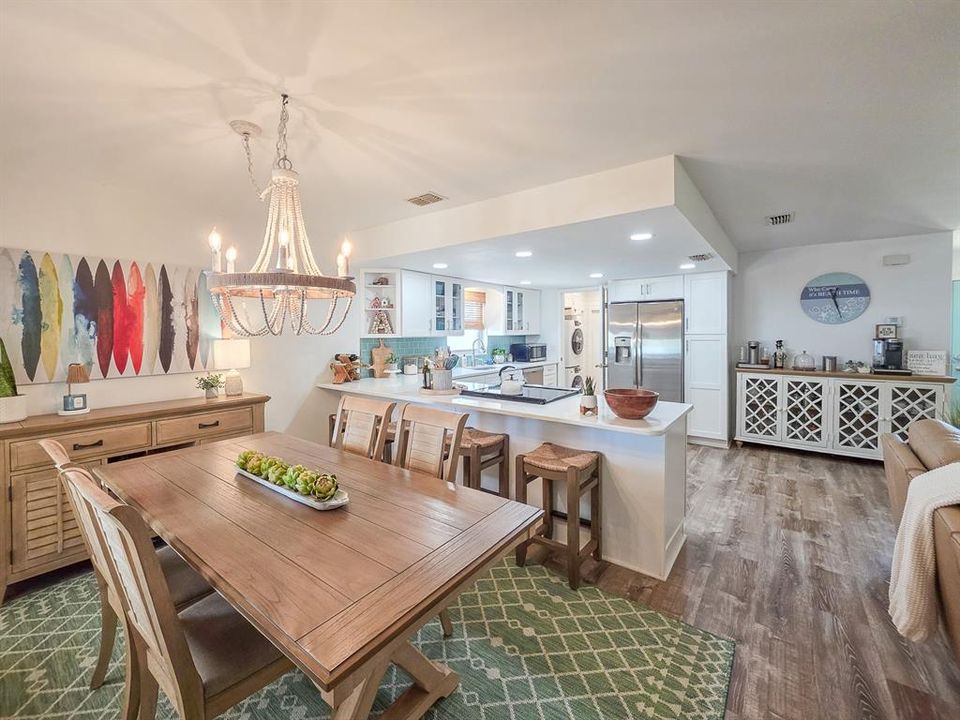 For Sale: $609,000 (3 beds, 2 baths, 1389 Square Feet)