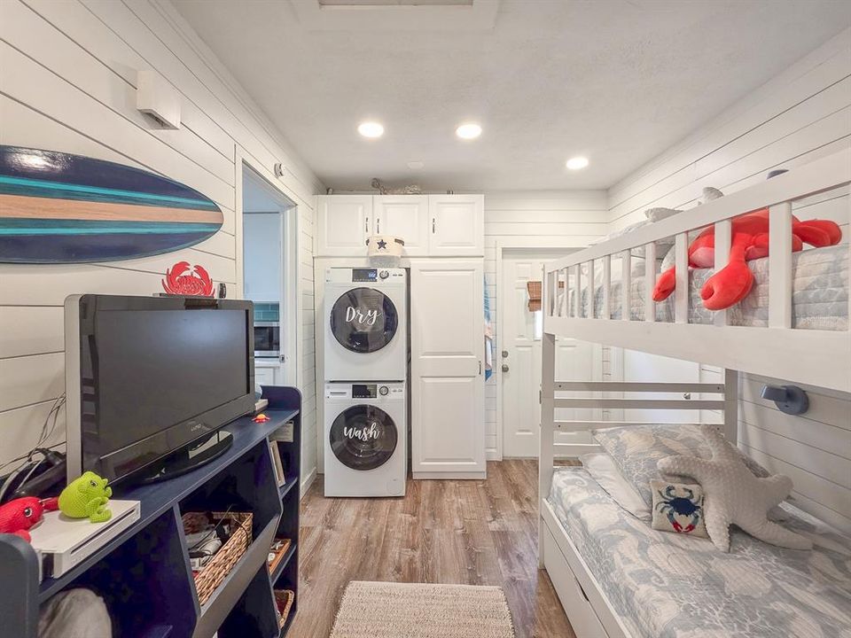 For Sale: $609,000 (3 beds, 2 baths, 1389 Square Feet)