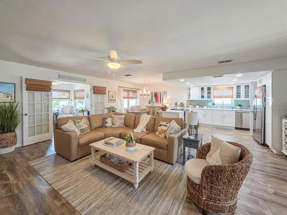 For Sale: $609,000 (3 beds, 2 baths, 1389 Square Feet)