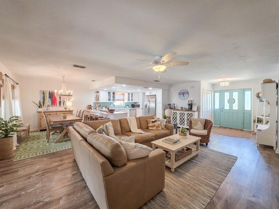 For Sale: $609,000 (3 beds, 2 baths, 1389 Square Feet)