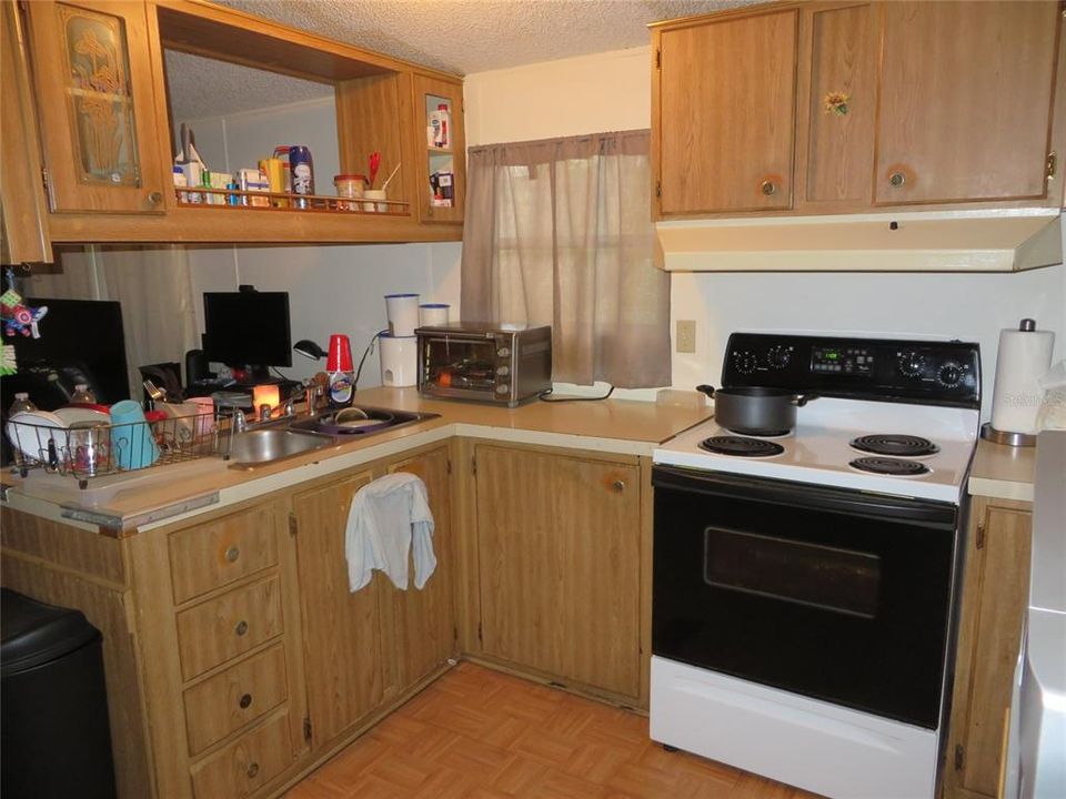 Activo con contrato: $89,900 (3 camas, 2 baños, 924 Pies cuadrados)