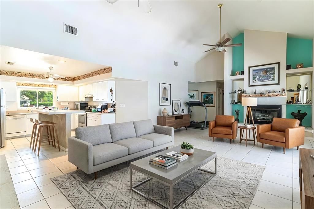 For Sale: $525,000 (3 beds, 3 baths, 2128 Square Feet)