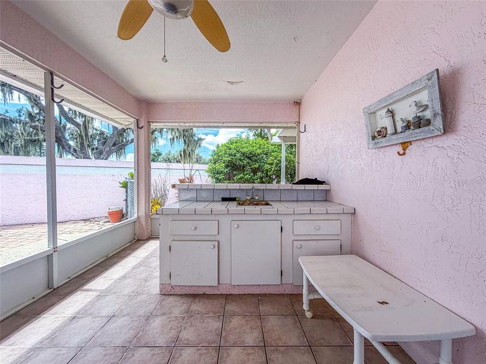 For Sale: $525,000 (3 beds, 3 baths, 2128 Square Feet)