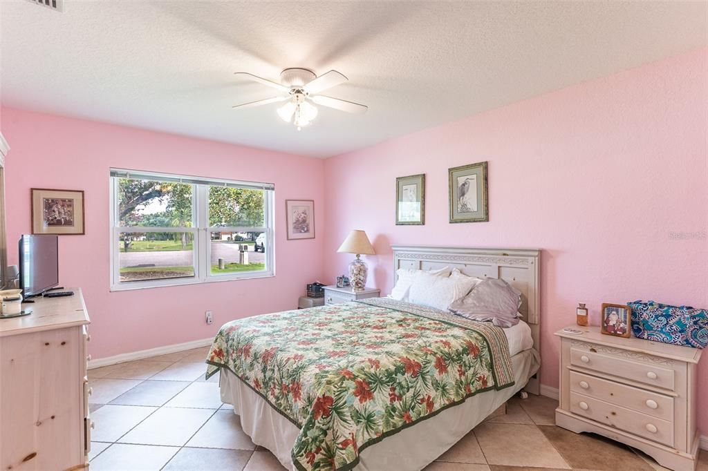 For Sale: $525,000 (3 beds, 3 baths, 2128 Square Feet)