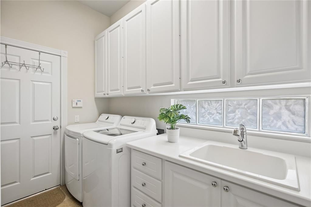 For Sale: $659,000 (3 beds, 2 baths, 2005 Square Feet)