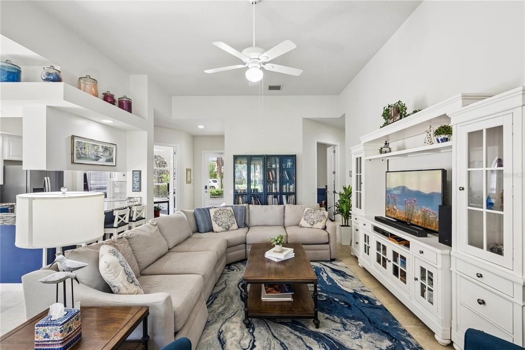 For Sale: $659,000 (3 beds, 2 baths, 2005 Square Feet)