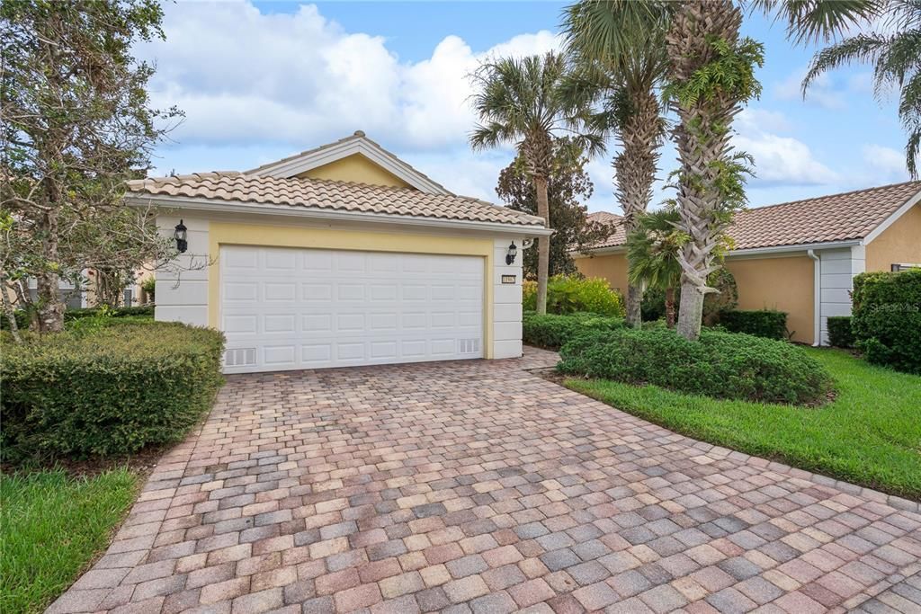 For Sale: $659,000 (3 beds, 2 baths, 2005 Square Feet)