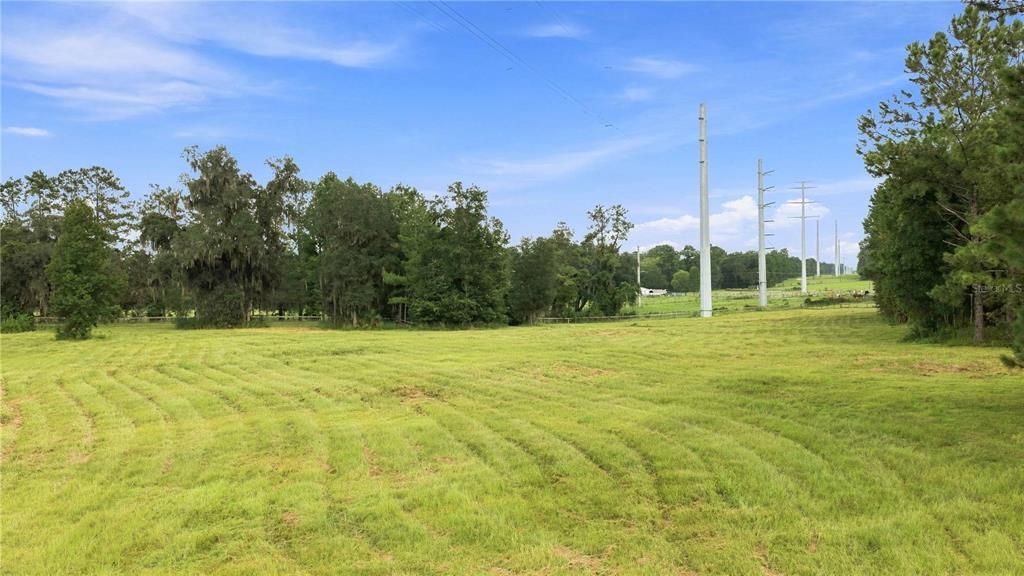 待售: $329,900 (10.45 acres)