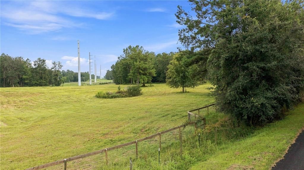 待售: $329,900 (10.45 acres)