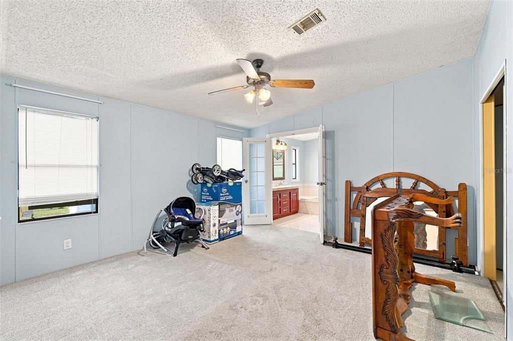 For Sale: $349,900 (3 beds, 2 baths, 1512 Square Feet)