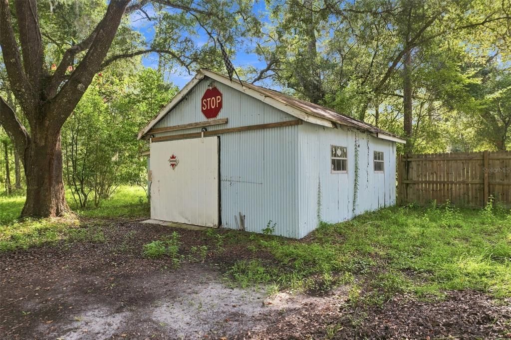 For Sale: $349,900 (3 beds, 2 baths, 1512 Square Feet)