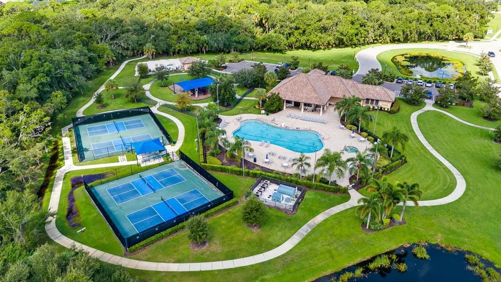 En Venta: $654,900 (5 camas, 3 baños, 2822 Pies cuadrados)