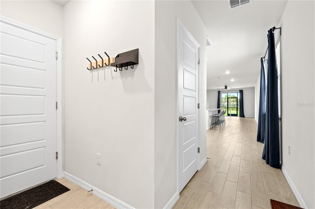 For Sale: $314,900 (3 beds, 2 baths, 1484 Square Feet)