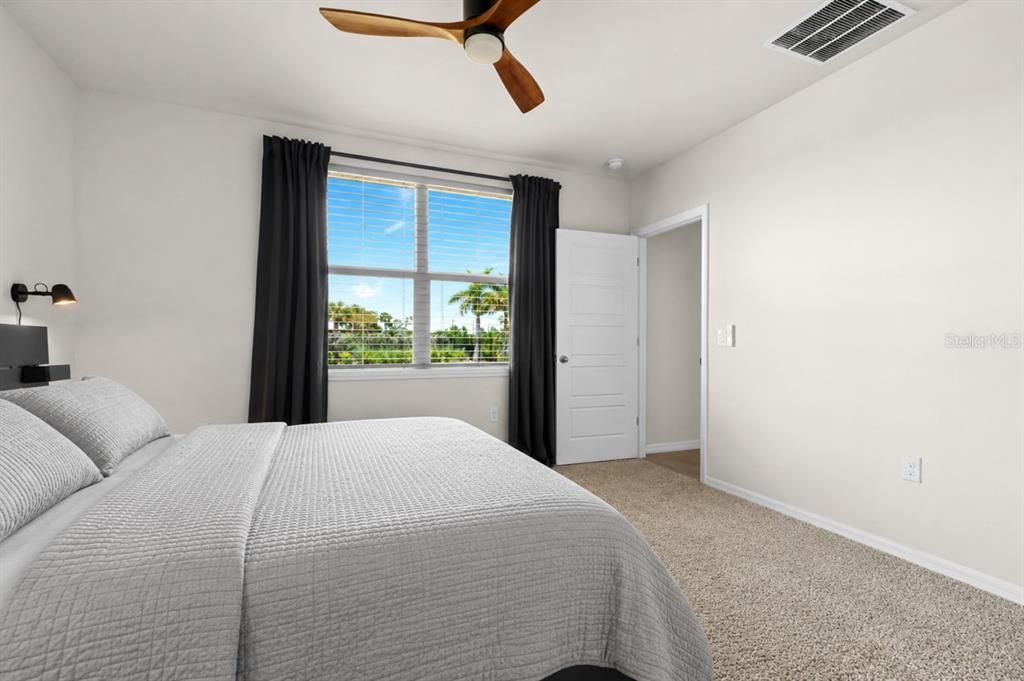For Sale: $314,900 (3 beds, 2 baths, 1484 Square Feet)