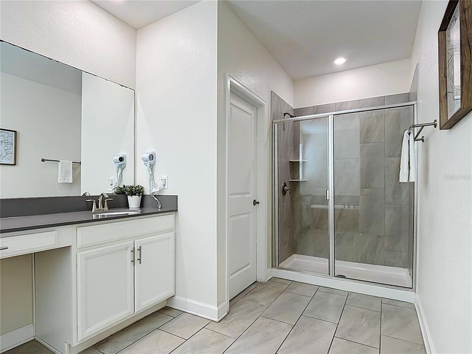 En Venta: $680,000 (5 camas, 5 baños, 3292 Pies cuadrados)